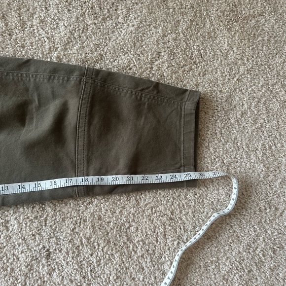Everlane Utility Barrel Pants in Olive - Picture 10 of 12